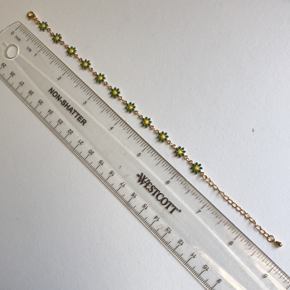 Green Daisy Enamel Bracelet - Picture 3 of 3